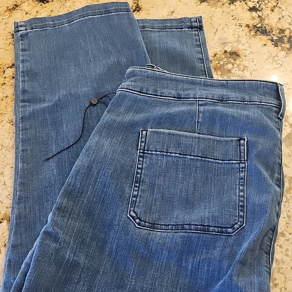 NYDJ, New Peralta Straight Ankle Jeans in 16 - Med Wash - Picture 5 of 5
